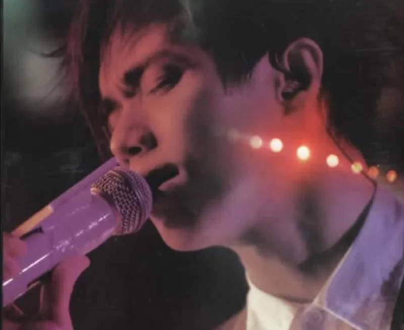 张敬轩-2006年专辑-903idClub张敬轩拉阔变奏厅2CD（香港首版） 音乐